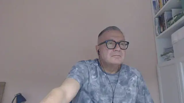 YOU6me stripchat live cam model
