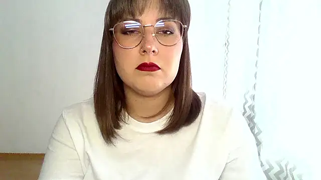 ClaraHard stripchat live cam model