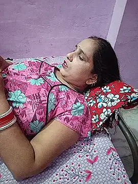 Reema05 stripchat live cam model