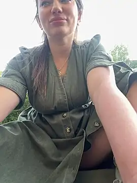 MooonReal stripchat live cam model