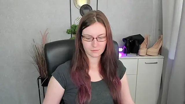 emmaxDelight stripchat live cam model