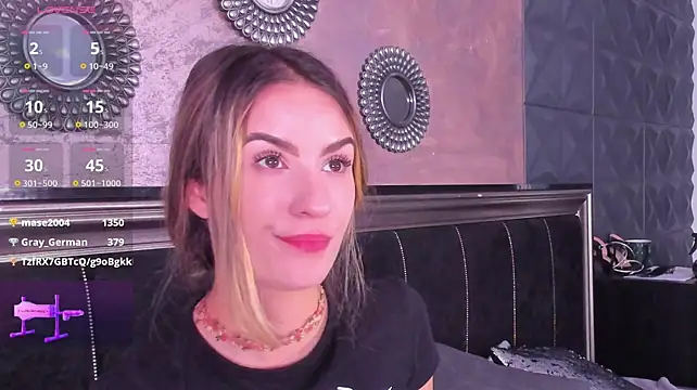 lauryncooper stripchat live cam model