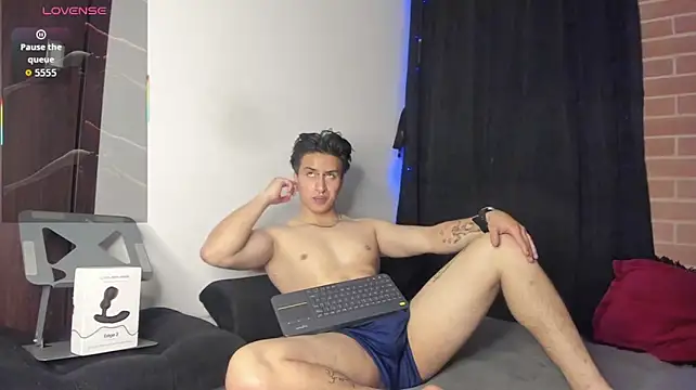 DavidX_X21_Strip stripchat live cam model