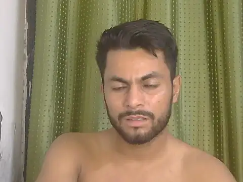 Stubborndesiboy stripchat live cam model