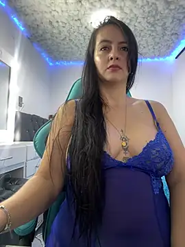 salo-rousee stripchat live cam model