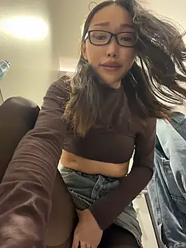 trytomakememoam stripchat live cam model