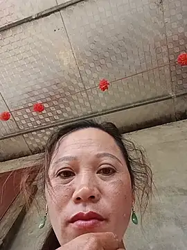 Jooj- stripchat live cam model