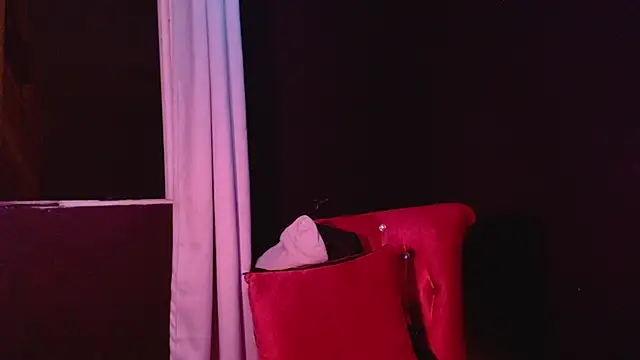 PervertedMissCloe stripchat live cam model