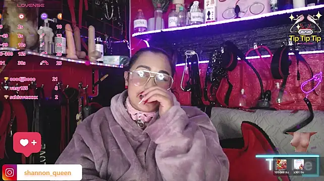 shannon_queen- stripchat live cam model