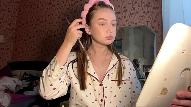 Chloooee stripchat live cam model