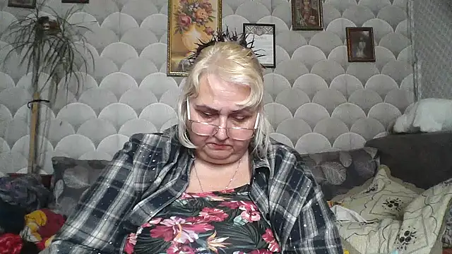 MarinaFarina53 stripchat live cam model
