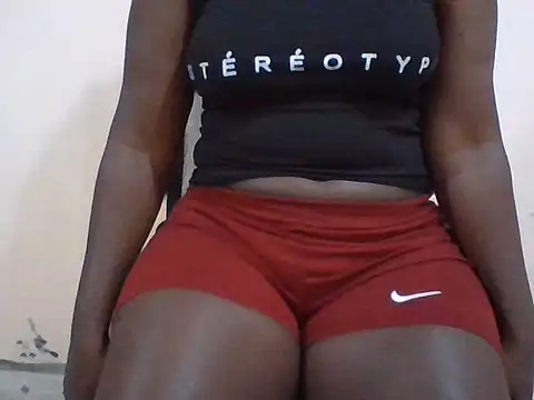 remmy_luna2 stripchat live cam model