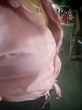 Seiciz stripchat live cam model