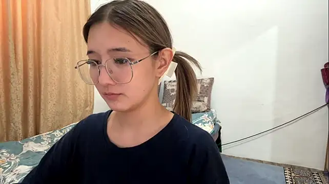 CloudyClamber stripchat live cam model