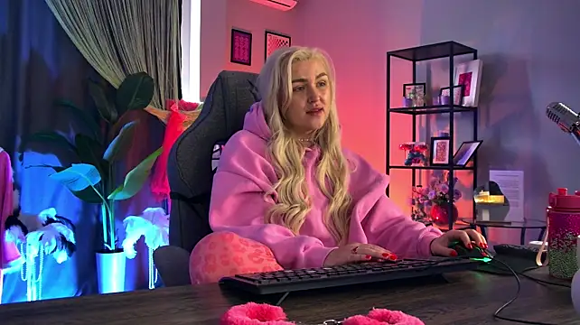 AmelieRowan stripchat live cam model