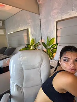 Aprilrose_ stripchat live cam model