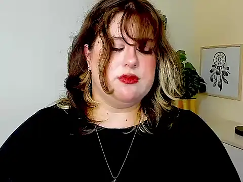 OpheliaLush stripchat live cam model
