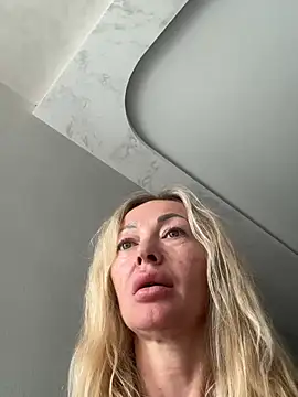 Nolly_moniika__ stripchat live cam model