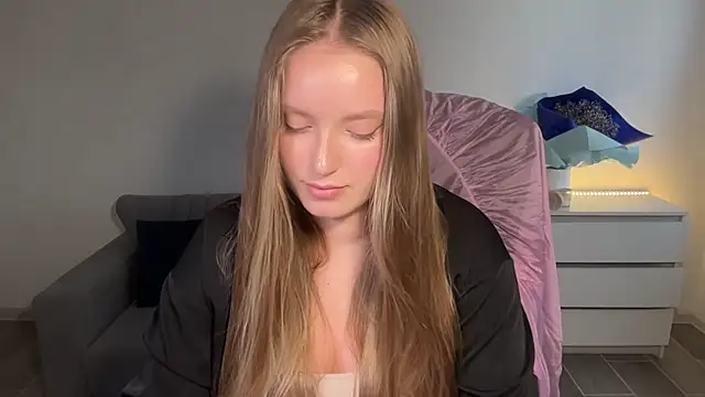 EvaMaddison stripchat live cam model
