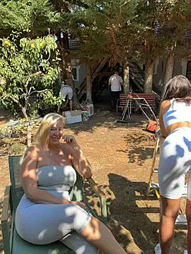 TUNDEROSE1 stripchat live cam model