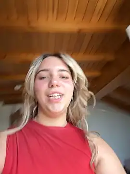 Naomi-Klein stripchat live cam model