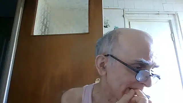 mariusica1@xh stripchat live cam model