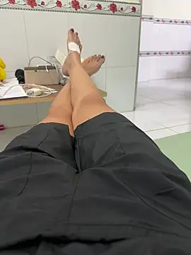 Mores1_Squirt stripchat live cam model