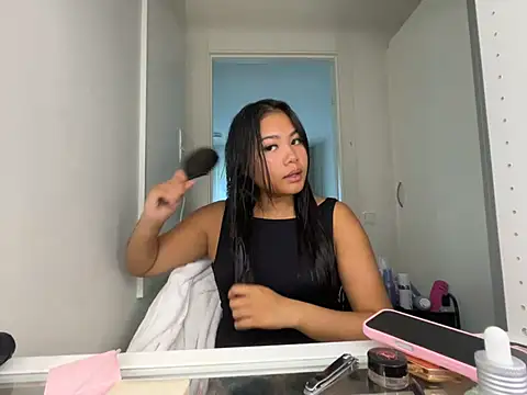TitiTinyThai stripchat live cam model