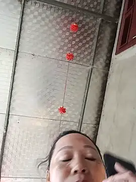 Jooj- stripchat live cam model