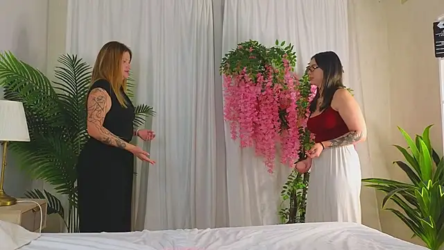 HollyFletcher stripchat live cam model