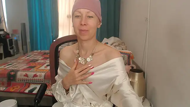 LuxuryNika stripchat live cam model