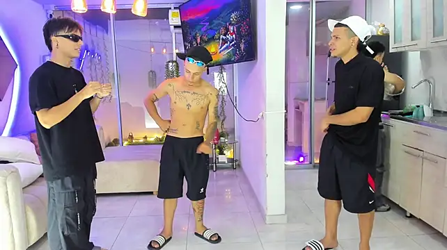 Houseofwarrios stripchat live cam model