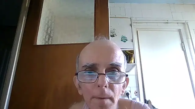 mariusica1@xh stripchat live cam model