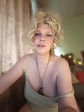 TsPostophere stripchat live cam model
