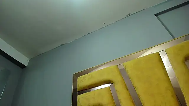 AlahiaEvanz stripchat live cam model