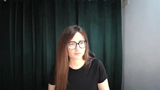 NoraMilf stripchat live cam model