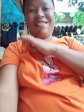 pm2002a stripchat live cam model
