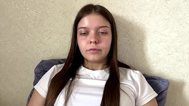 IvyWild stripchat live cam model