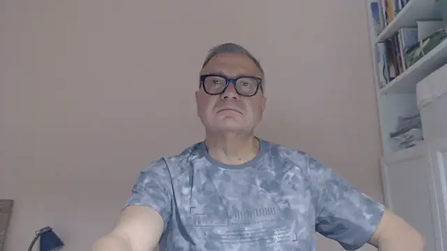 YOU6me stripchat live cam model