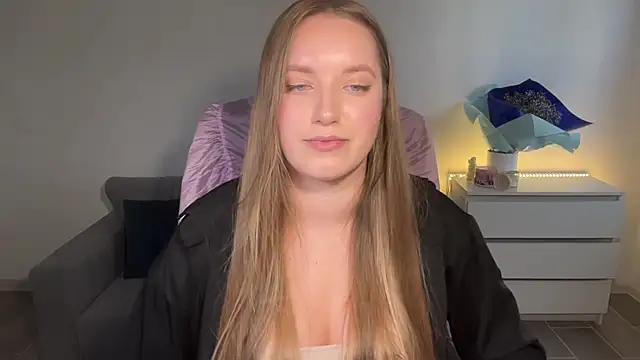 EvaMaddison stripchat live cam model