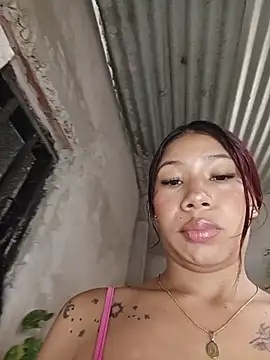 Rous-squir stripchat live cam model