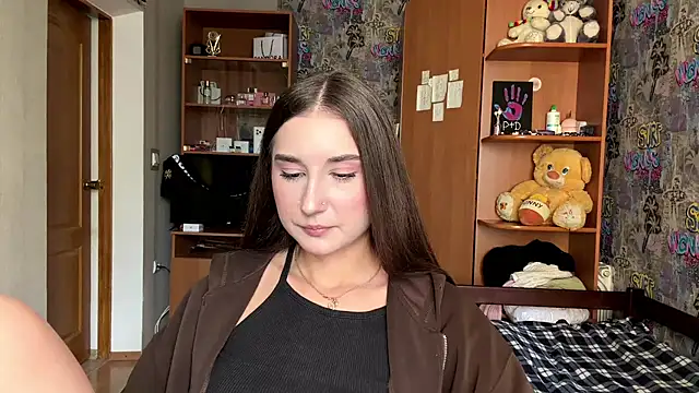 KittyNoSkirty stripchat live cam model