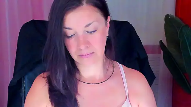 AnaMills stripchat live cam model