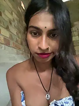 Decent_girl_001 stripchat live cam model