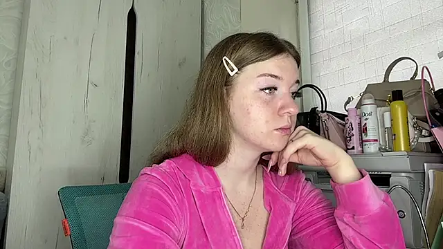FlorineDickow stripchat live cam model