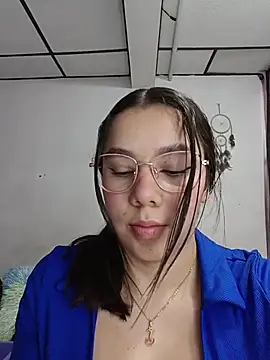 EmmaSulivan stripchat live cam model