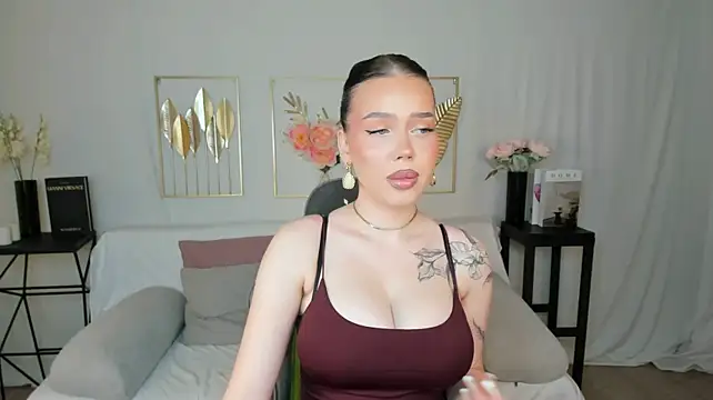 mistress_of_hearts stripchat live cam model