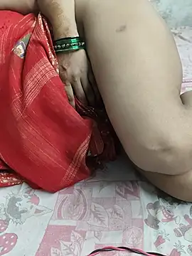 POOJACOUPLE stripchat live cam model