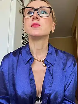 LauraDavis stripchat live cam model