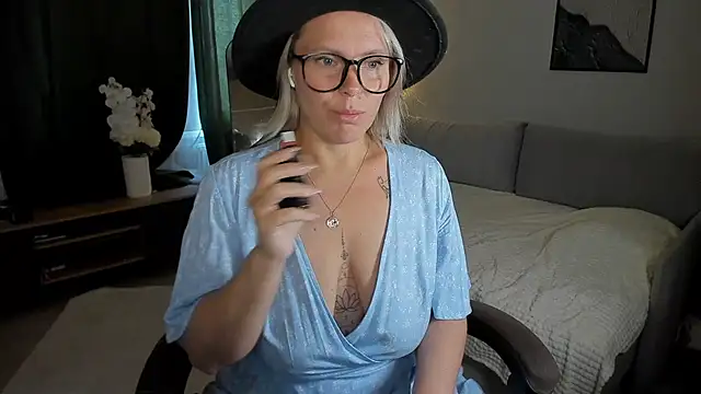 Charming_Daphny stripchat live cam model
